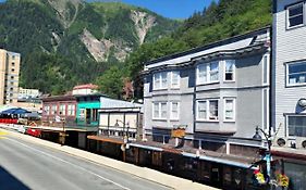Alaskan Hotel And Bar